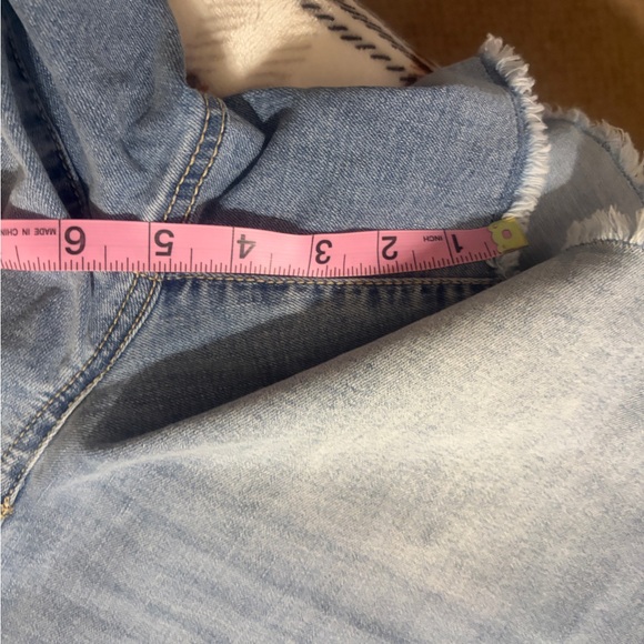 New Seven7 Light Blue Jean Weekend Short women. Size 8 medium.10” rise 5” inseam - Picture 11 of 11